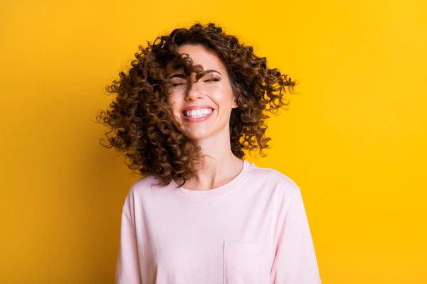The Intersection of Haircare and Fashion: Tips for Maintaining Healthy, Fashion-Forward Curly Hair
