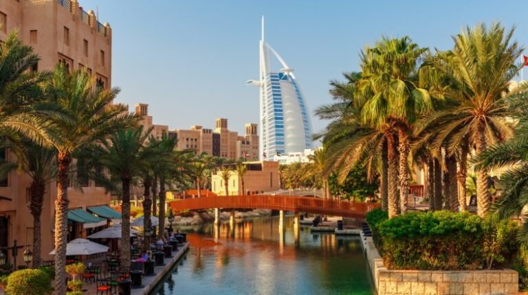 Top 10 Must-Visit Destinations in Dubai and Thailand