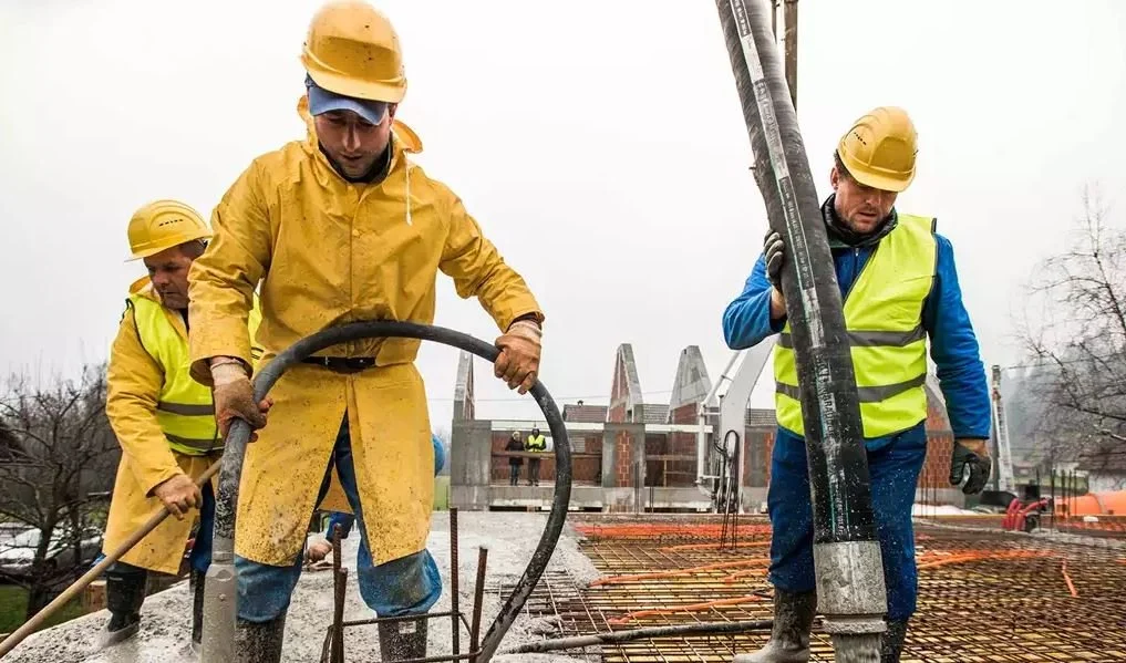 Strategies for Attracting and Retaining Skilled Workers in Construction Companies